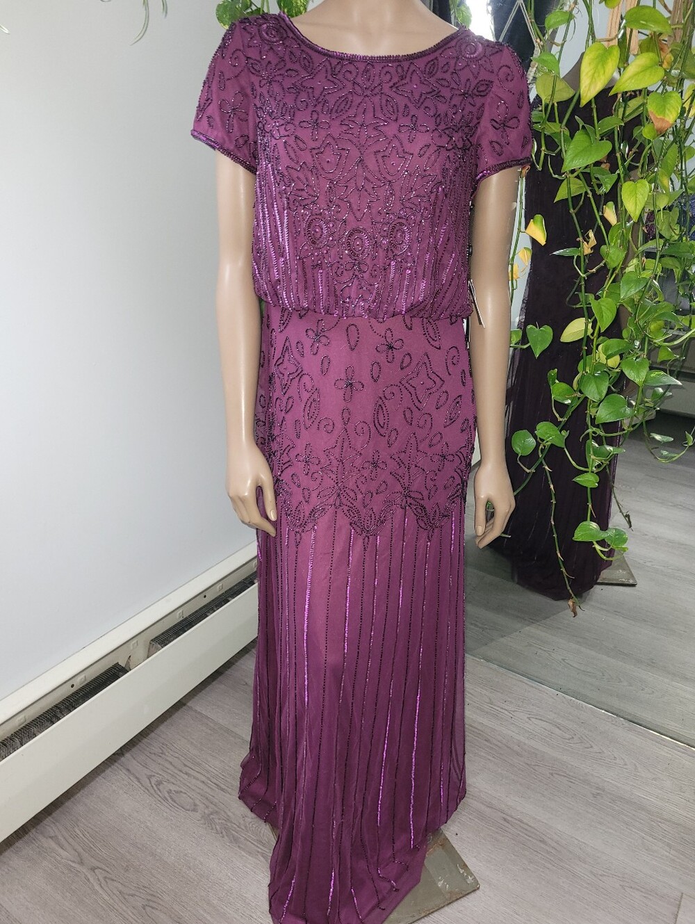 Adrianna Papell Woman's Burgundy Beaded Embellished Short Sleeve Scoop-Neck Gown